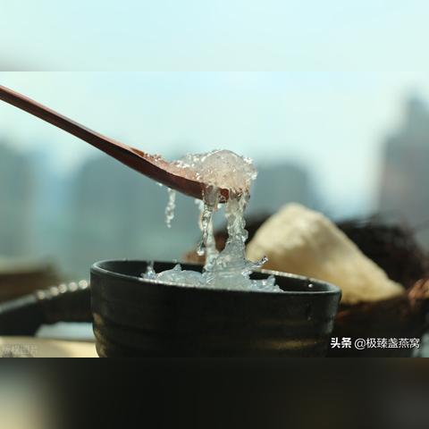 炖燕窝一次拿多少水：泡发与炖煮水量及每次用量指南